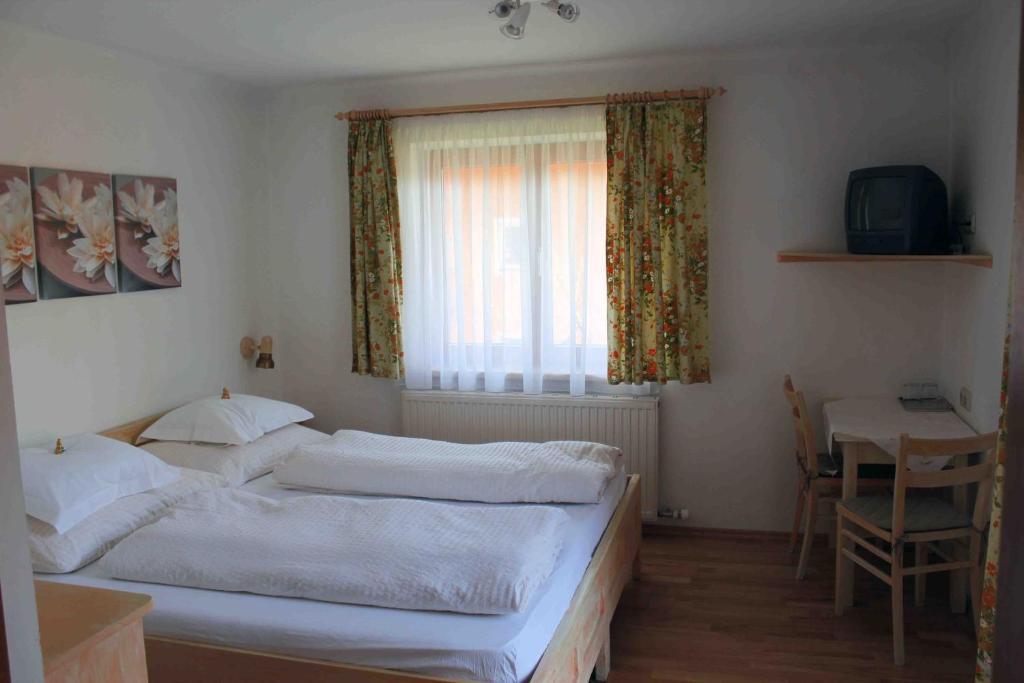 Haus Senoner Bed & Breakfast Kitzbuhel Room photo